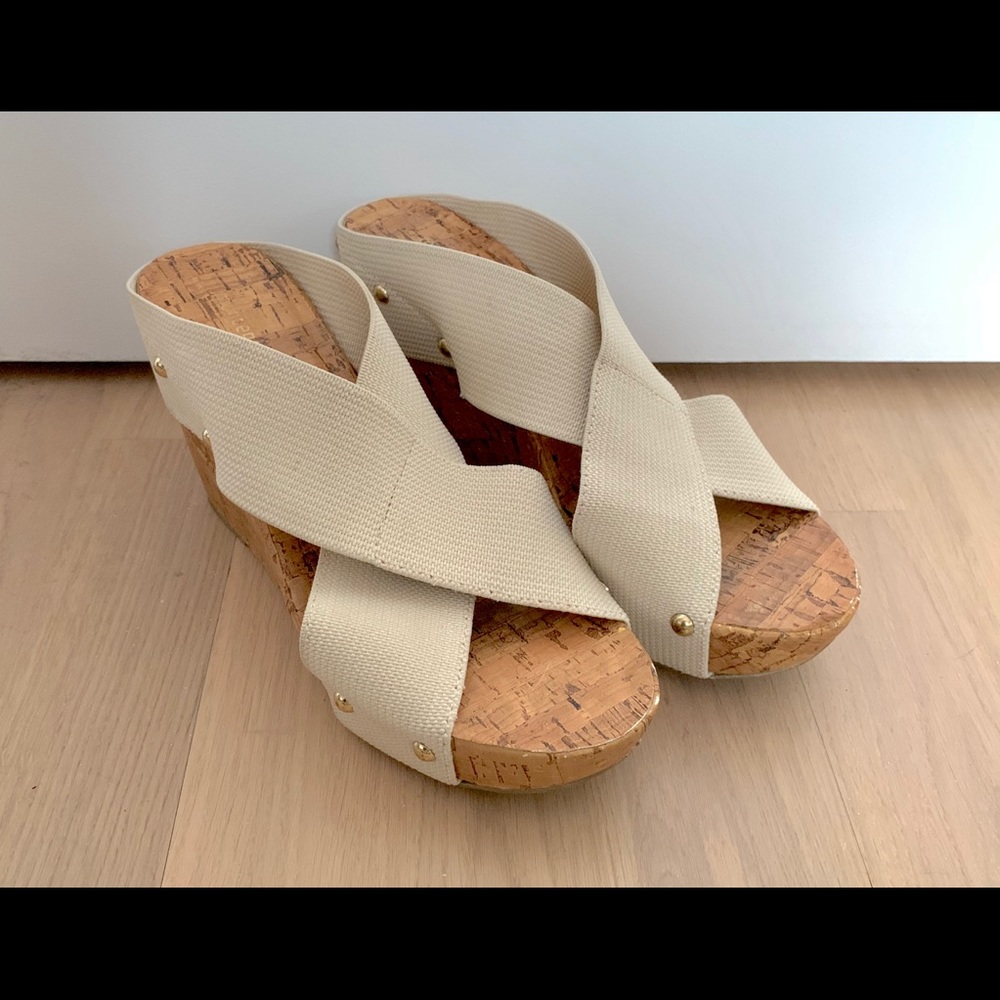 Montevideo Bay Club Tally x-band wedge slides